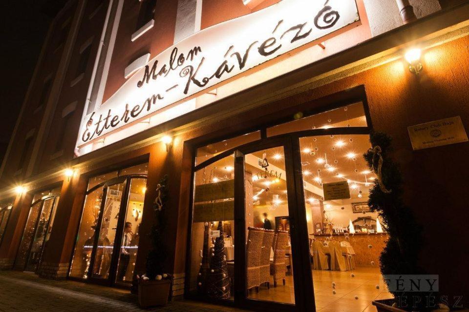 مبيت وإفطار باجة Malom Club Panzio المظهر الخارجي الصورة